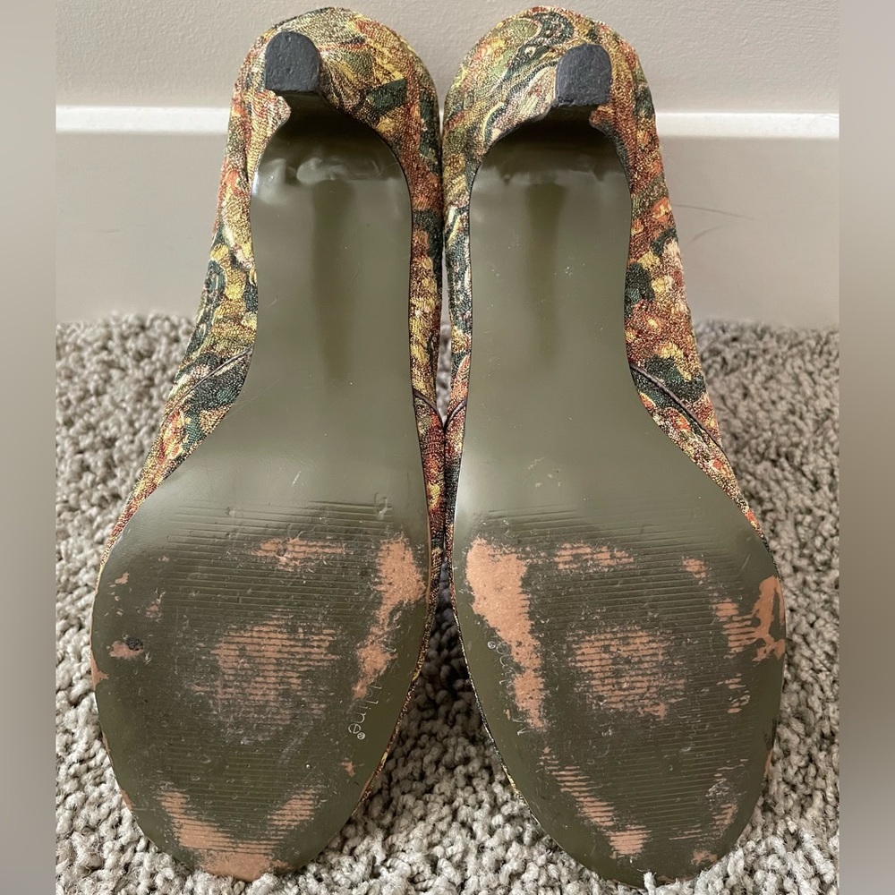 Brocade-Style Peep-Toe Heels - Picture 2 of 8